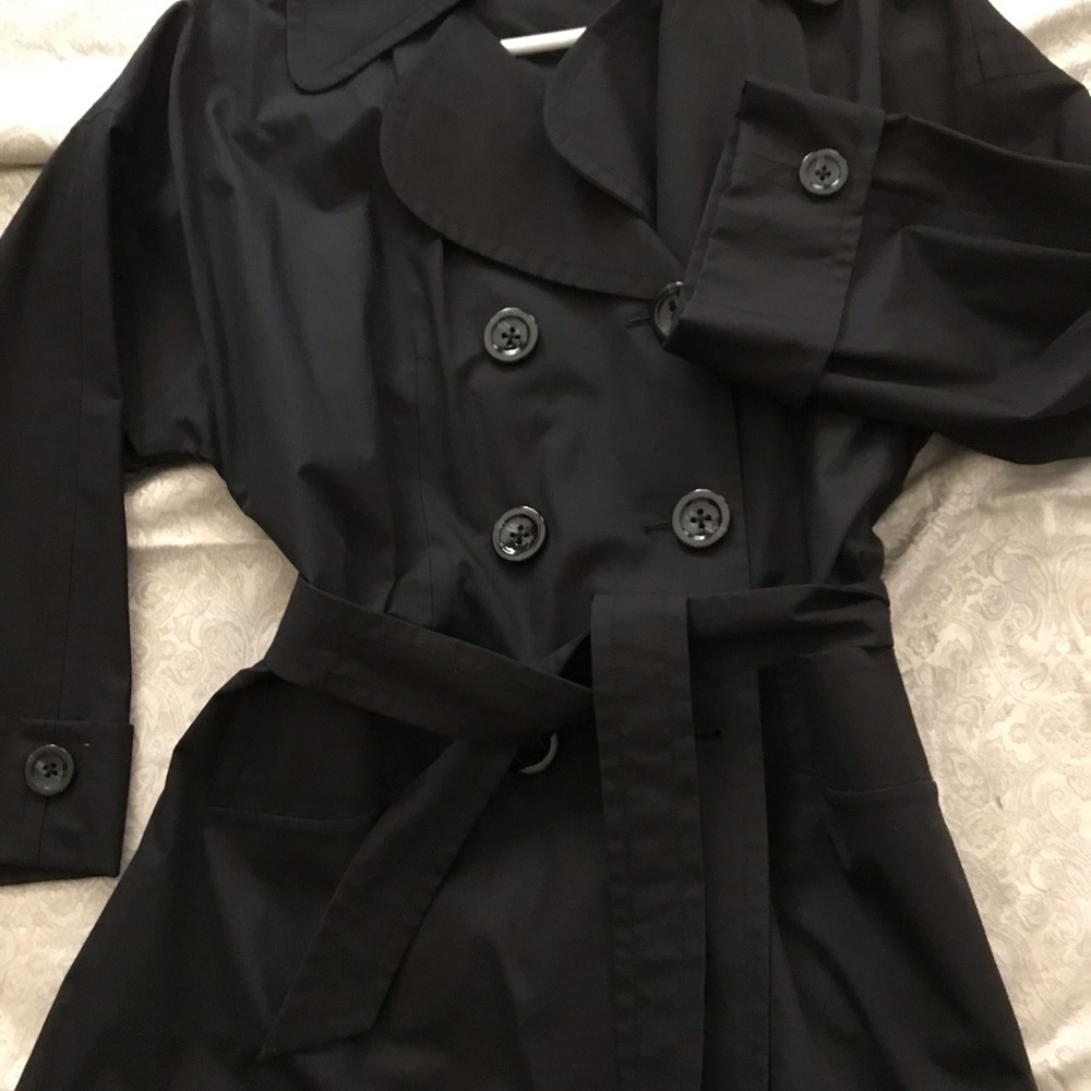 Ellen Tracy medium trench coat